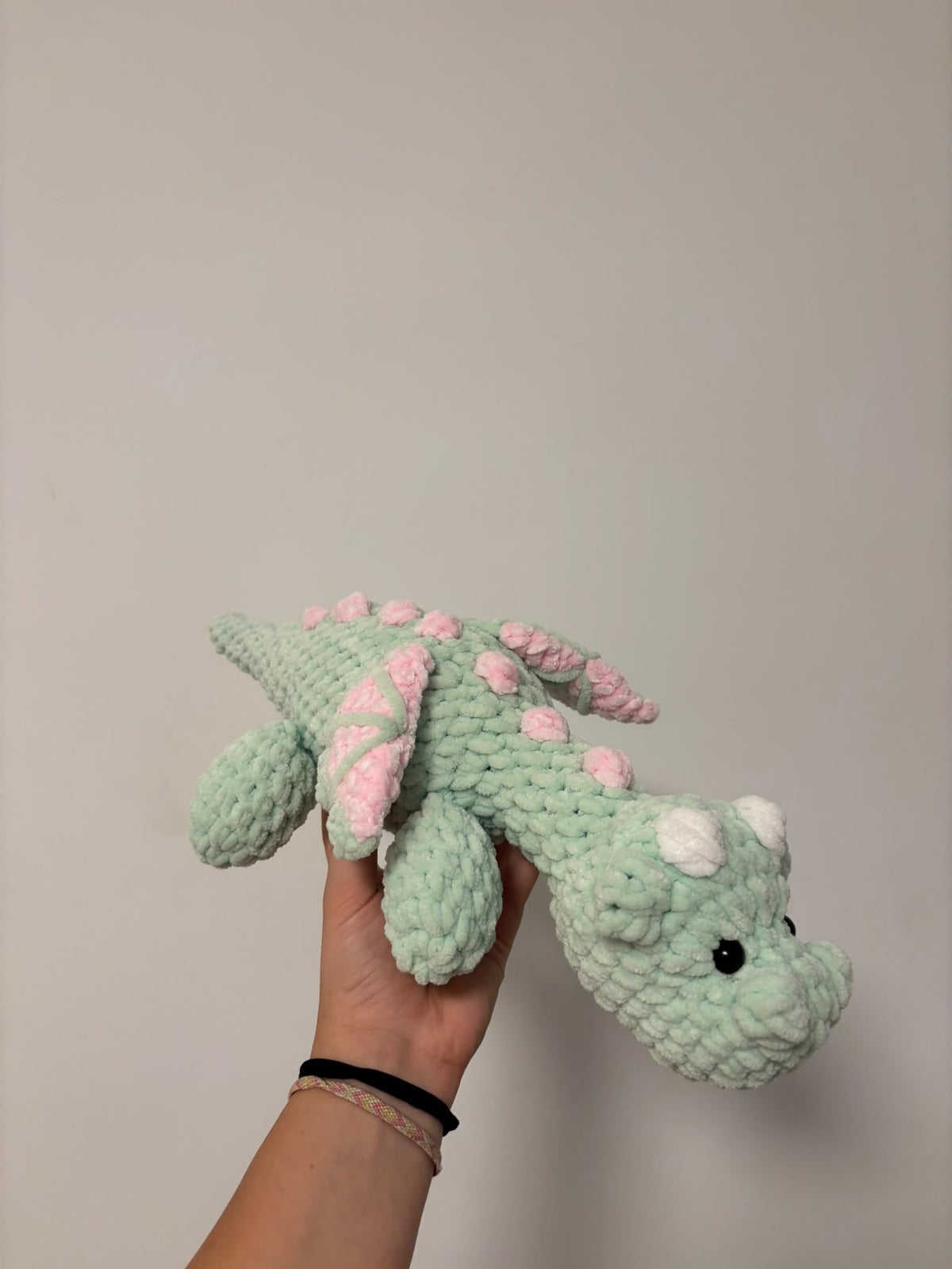 Dragón de peluche